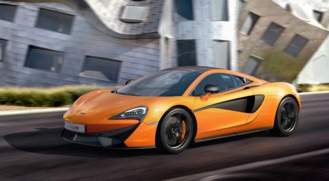 McLaren 570S. 3.2 saniyede 100 km / s hıza Hızlanma.