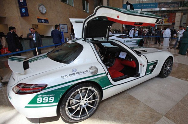 BAE Mercedes Benz SLS AMG: $ 200,000